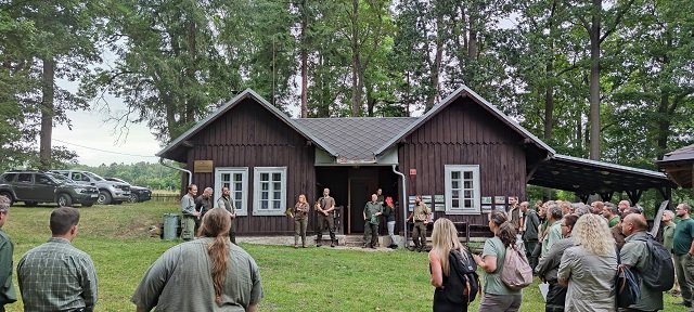 Multifunkční hospodaření v lesích Doupovských hor se specifickým režimem vojenského využití